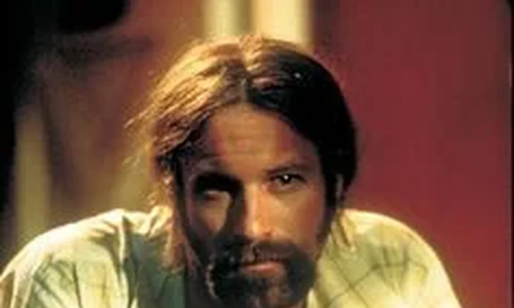 Aaron Eckhart - Image 1