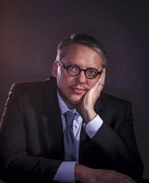 Adam McKay - Biography, Age, Net Worth, Career & Family Favourites