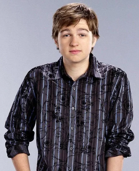 Angus T. Jones - Biography, Age, Net Worth, Career & Family Favourites