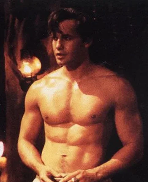 Billy Zane - Biography, Age, Net Worth, Career & Family Cost of Becoming