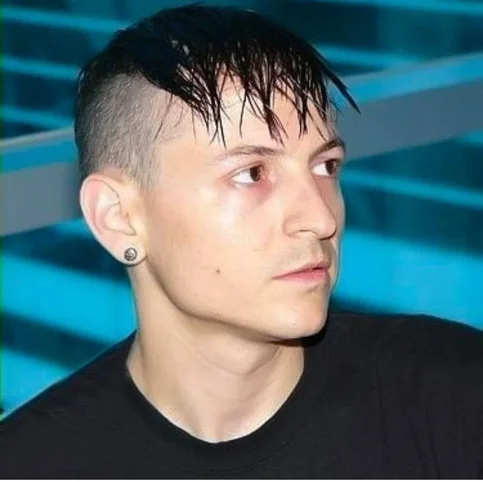 Chester Bennington - Biography, Age, Net Worth, Career & Family Cost of Becoming