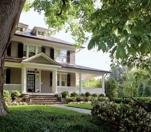 Chevy Chase - Biography, Age, Net Worth, Career & Family Timeline