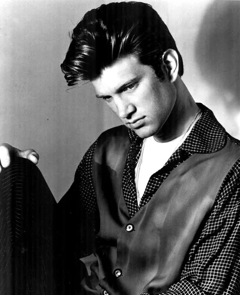 Chris Isaak - Biography, Age, Net Worth, Career & Family Cost of Becoming