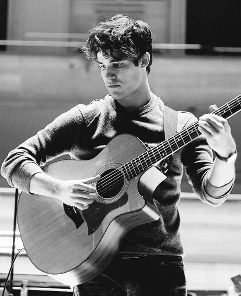 Darren Criss - Biography, Age, Net Worth, Career & Family Cost of Becoming