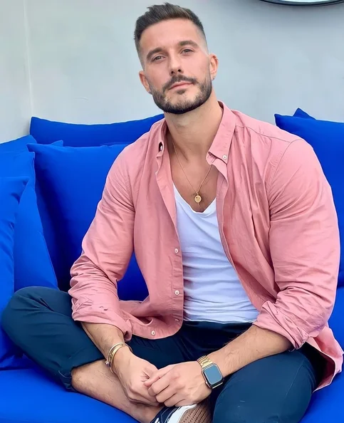 David A. R. White - Biography, Age, Net Worth, Career & Family Cost of Becoming