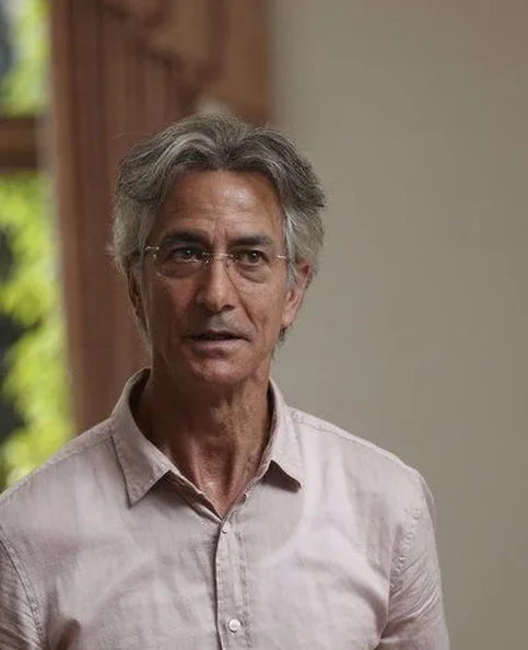 David Strathairn - Biography, Age, Net Worth, Career & Family Timeline