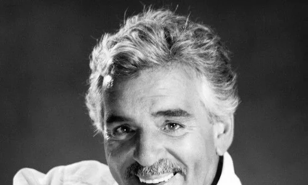 Dennis Farina - Image 1