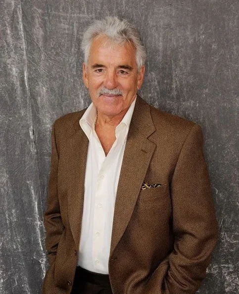 Dennis Farina - Biography, Age, Net Worth, Career & Family Cost of Becoming