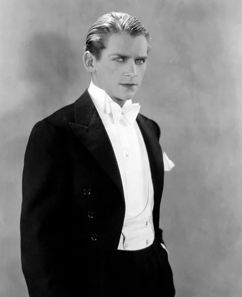 Douglas Fairbanks - Biography, Age, Net Worth, Career & Family Cost of Becoming