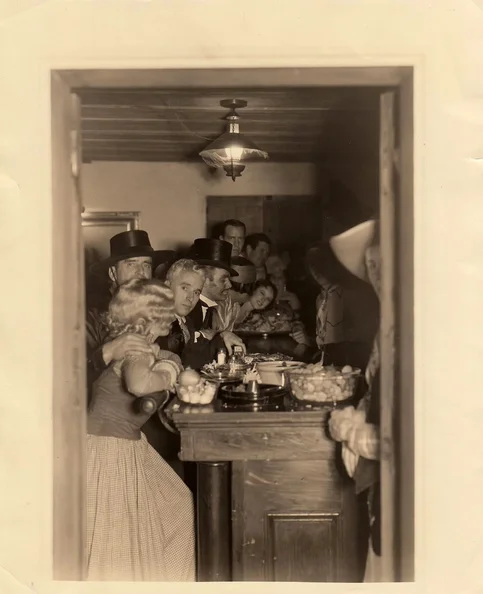 Douglas Fairbanks - Biography, Age, Net Worth, Career & Family Favourites