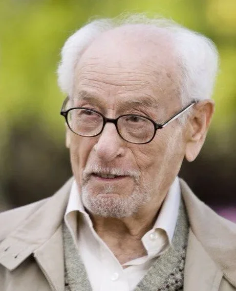 Eli Wallach - Biography, Age, Net Worth, Career & Family Timeline