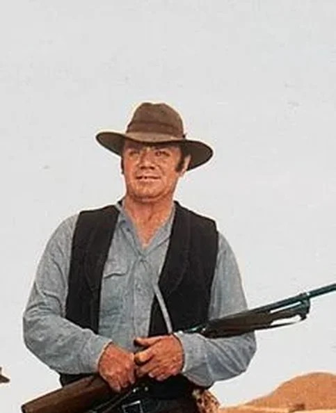 Ernest Borgnine - Biography, Age, Net Worth, Career & Family Cost of Becoming