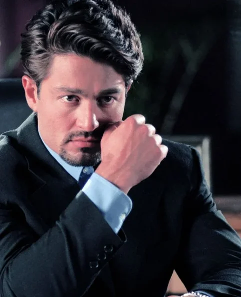 Fernando Colunga - Biography, Age, Net Worth, Career & Family Favourites