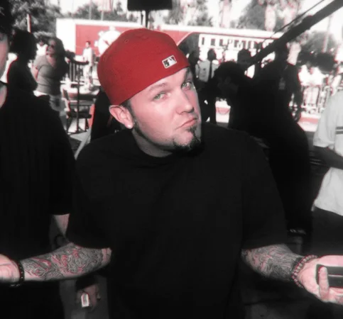 Fred Durst - Biography, Age, Net Worth, Career & Family Emotional Geography