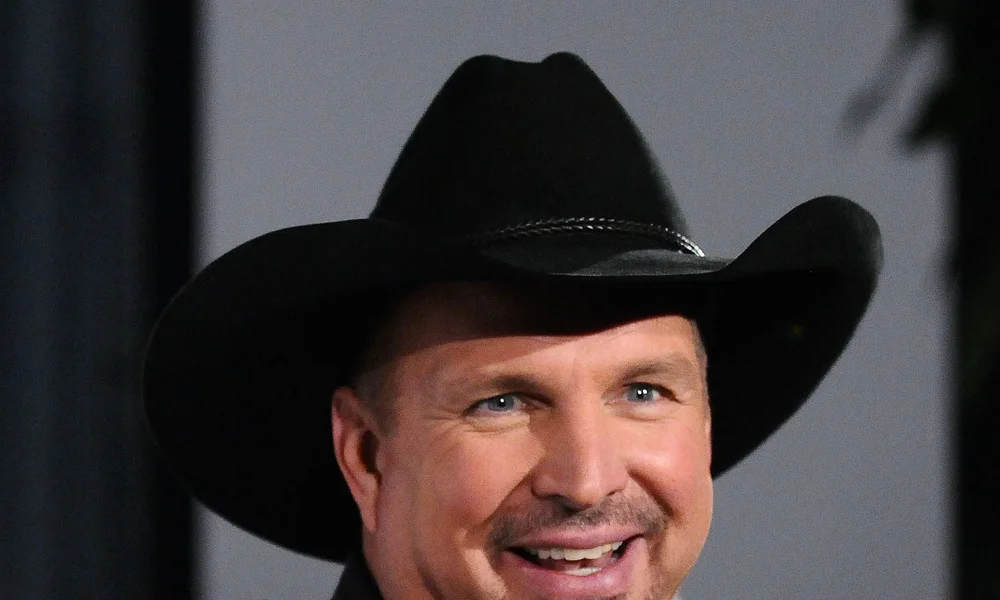 Garth Brooks - Image 1