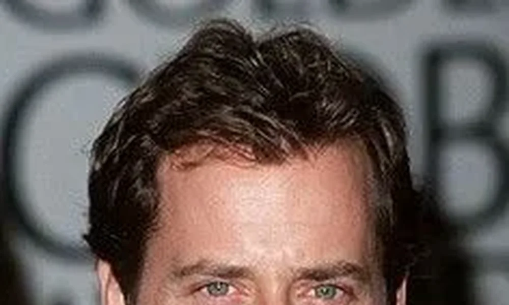 Greg Kinnear - Image 1