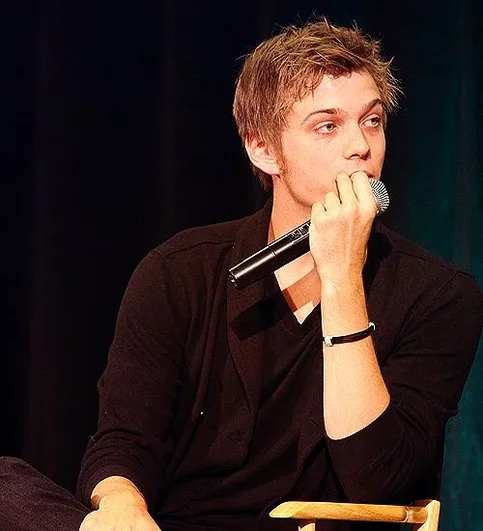 Jake Abel - Biography, Age, Net Worth, Career & Family Emotional Geography