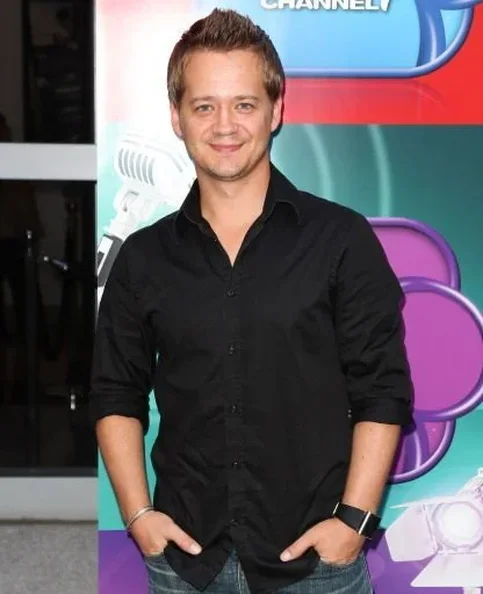 Jason Earles - Biography, Age, Net Worth, Career & Family Cost of Becoming