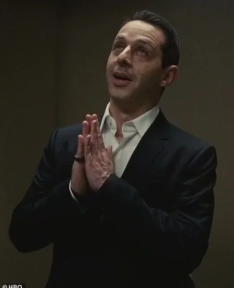 Jeremy Strong - Biography, Age, Net Worth, Career & Family Cost of Becoming