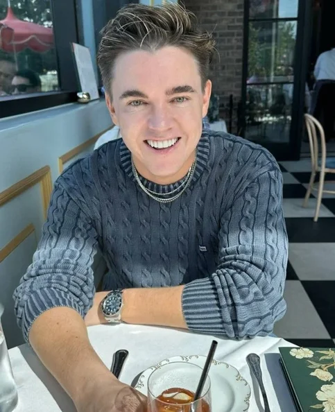 Jesse McCartney - Biography, Age, Net Worth, Career & Family Favourites