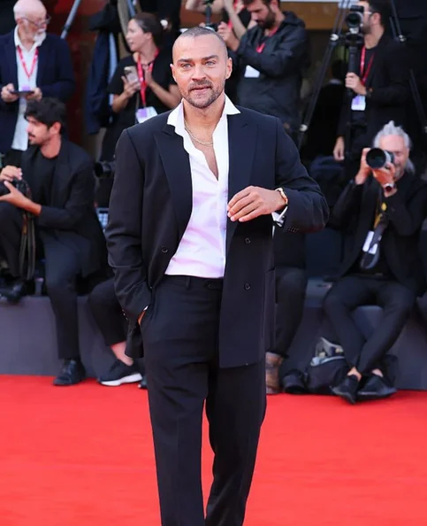 Jesse Williams - Biography, Age, Net Worth, Career & Family Cost of Becoming