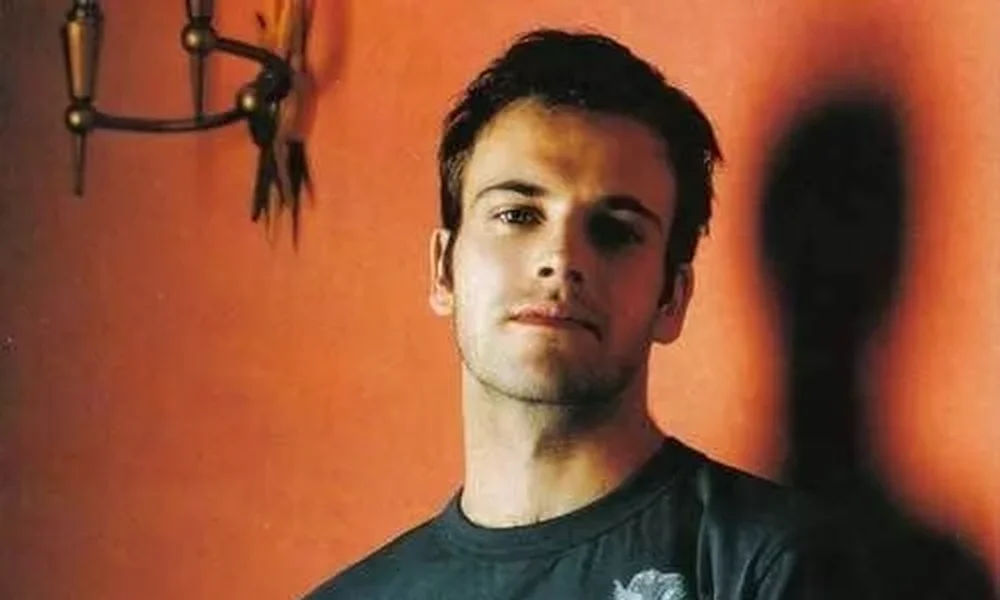 Jonny Lee Miller - Image 1