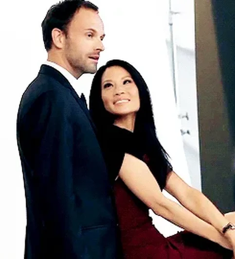 Jonny Lee Miller - Biography, Age, Net Worth, Career & Family Timeline