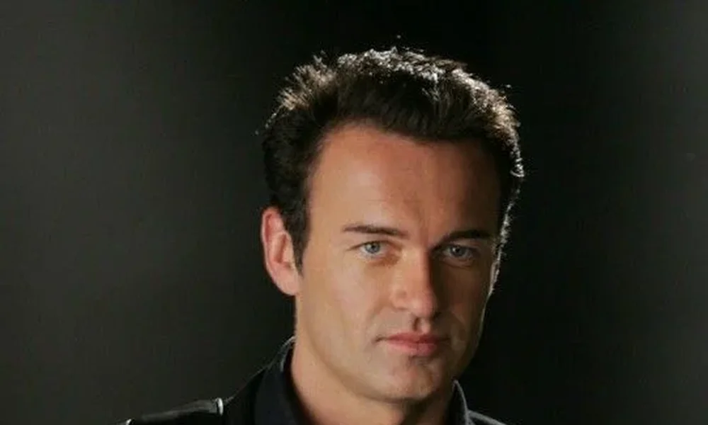 Julian McMahon - Image 1