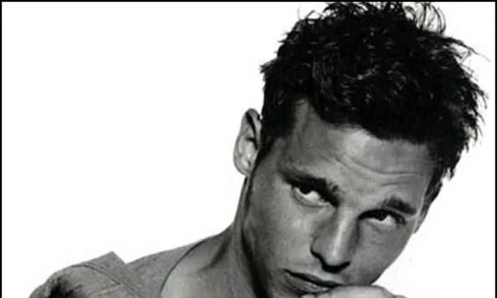 Justin Chambers - Image 1
