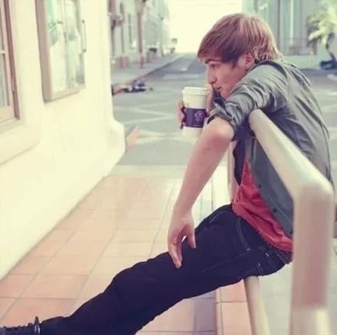 Kendall Schmidt - Biography, Age, Net Worth, Career & Family Emotional Geography