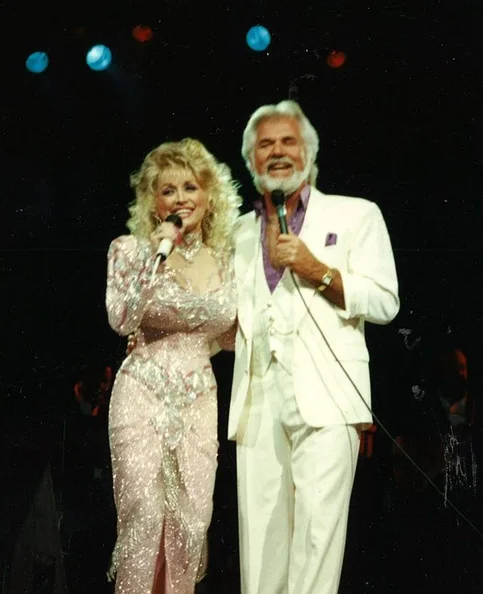 Kenny Rogers - Biography, Age, Net Worth, Career & Family Favourites