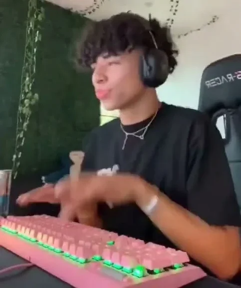 Larry King - Biography, Age, Net Worth, Career & Family Favourites