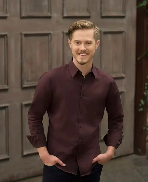 Lucas Grabeel - Biography, Age, Net Worth, Career & Family Cost of Becoming