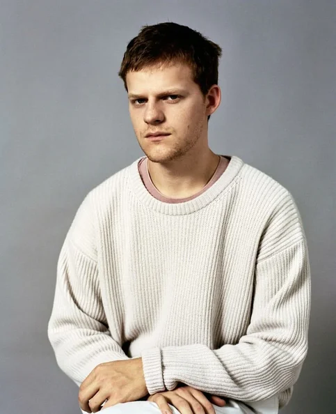 Lucas Hedges - Biography, Age, Net Worth, Career & Family Cost of Becoming