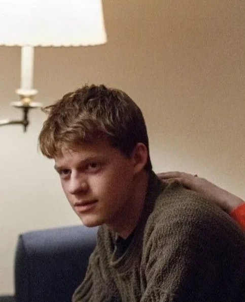 Lucas Hedges - Biography, Age, Net Worth, Career & Family Timeline