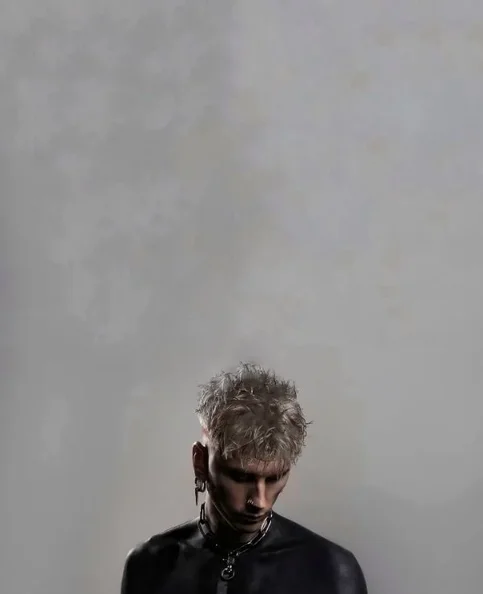 Machine Gun Kelly - Biography, Age, Net Worth, Career & Family Cost of Becoming