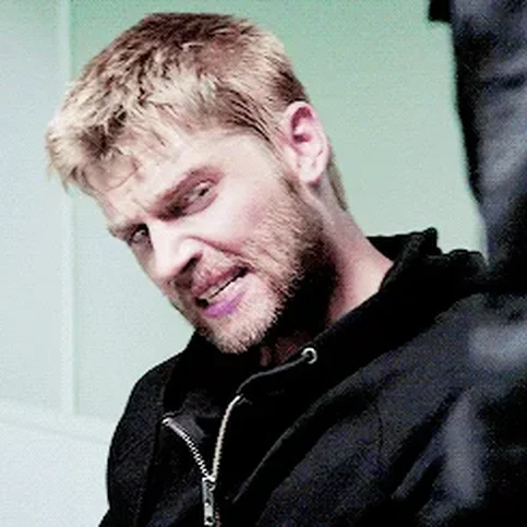 Mike Vogel - Biography, Age, Net Worth, Career & Family Timeline