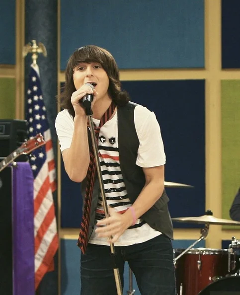 Mitchel Musso - Biography, Age, Net Worth, Career & Family Favourites