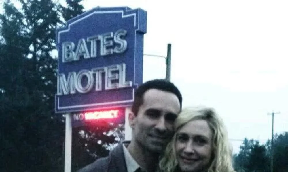 Nestor Carbonell - Image 1
