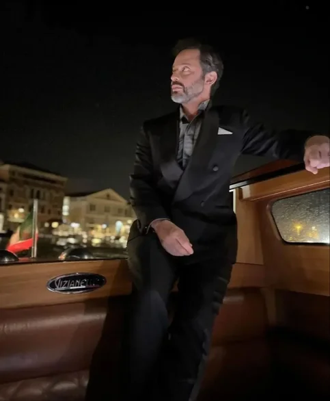 Nick Kroll - Biography, Age, Net Worth, Career & Family Emotional Geography