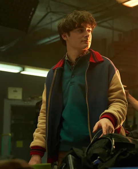 Noah Schnapp - Biography, Age, Net Worth, Career & Family Cost of Becoming