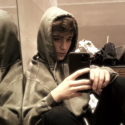 Noah Schnapp - Biography, Age, Net Worth, Career & Family Favourites