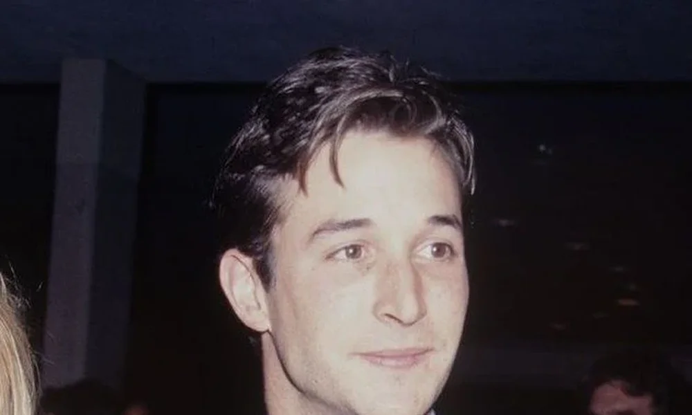Noah Wyle - Image 1