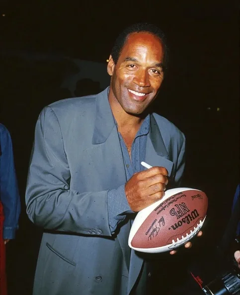 O. J. Simpson - Biography, Age, Net Worth, Career & Family Timeline