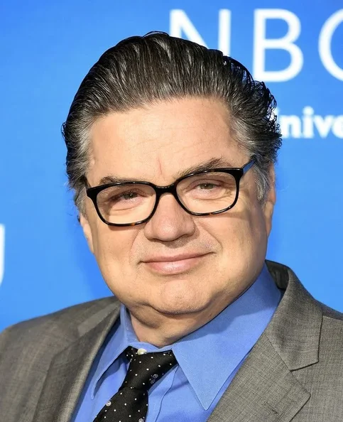 Oliver Platt - Biography, Age, Net Worth, Career & Family Timeline