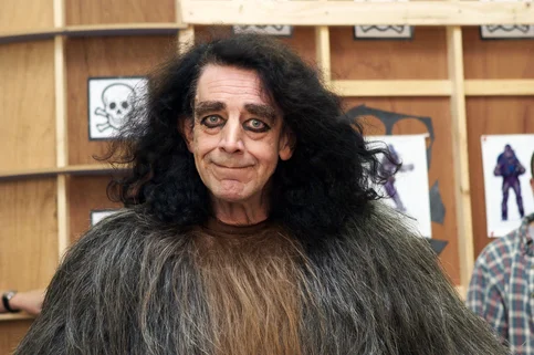 Peter Mayhew - Biography, Age, Net Worth, Career & Family Timeline