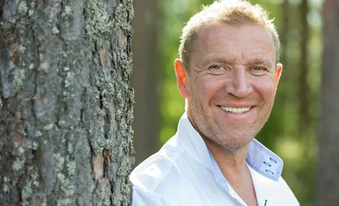 Renny Harlin - Biography, Age, Net Worth, Career & Family Timeline
