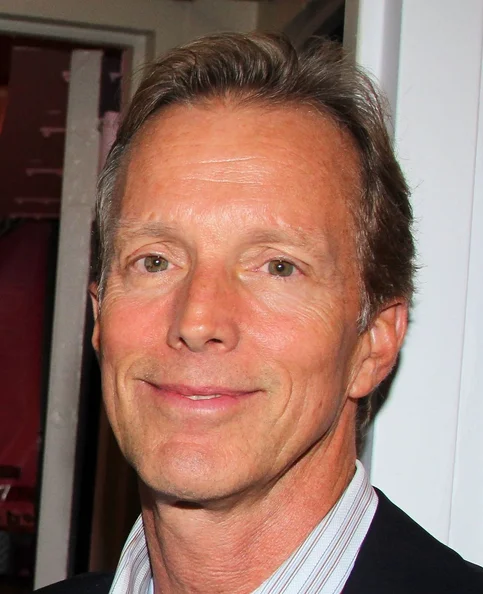 Richard Chamberlain - Biography, Age, Net Worth, Career & Family Cost of Becoming