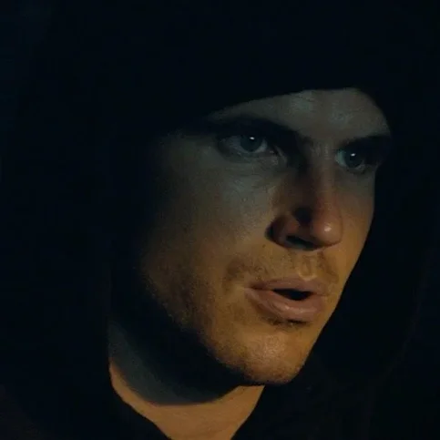 Robbie Amell - Biography, Age, Net Worth, Career & Family Cost of Becoming