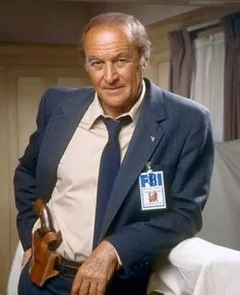 Robert Loggia - Biography, Age, Net Worth, Career & Family Favourites